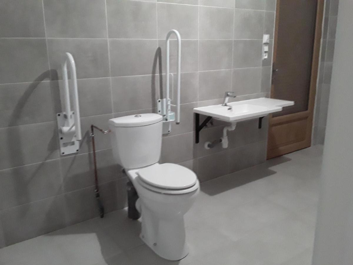 De Landemeure, 10 Couchages, Acces Pmr